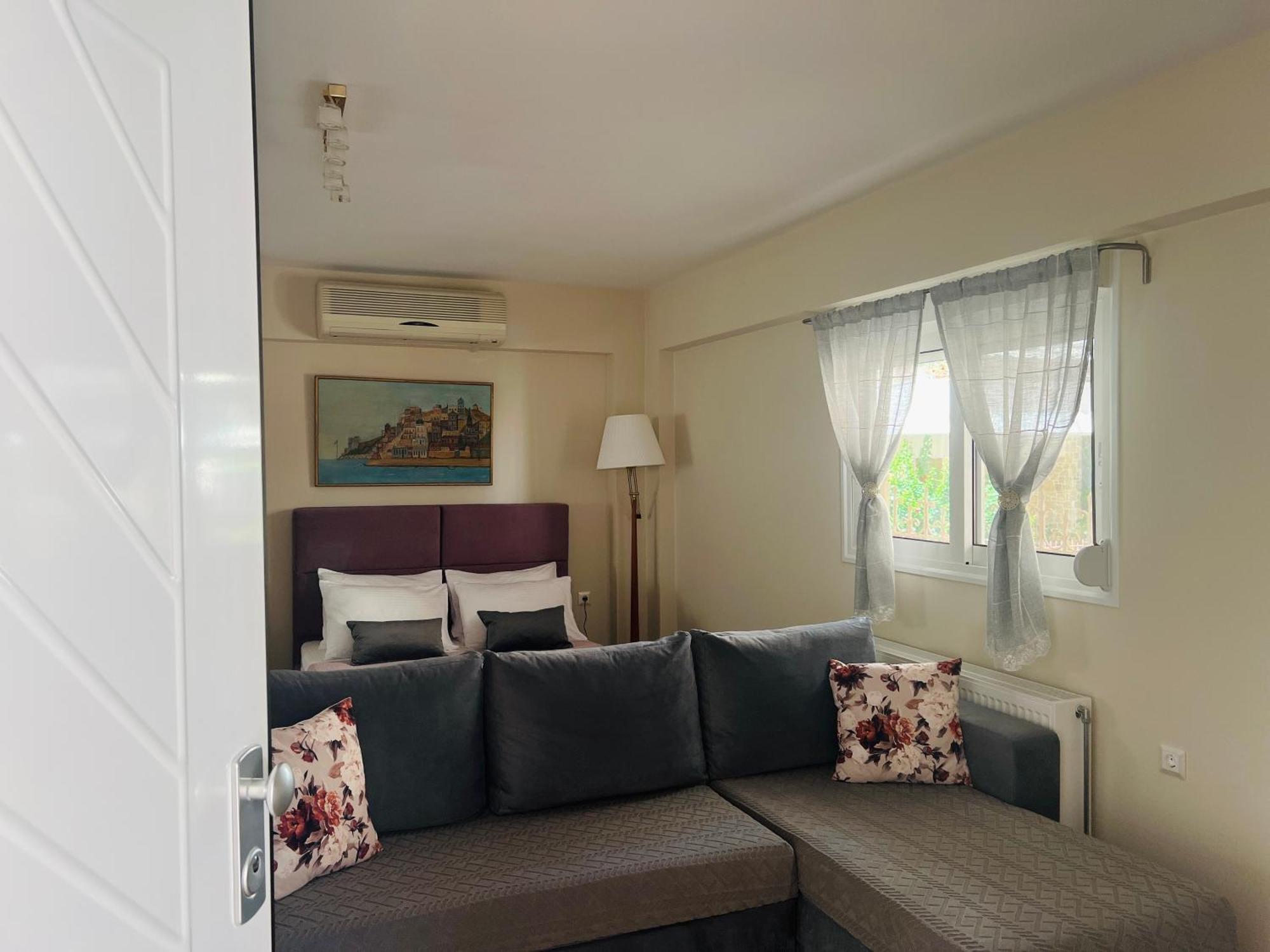 Vasilias Home Near Ath Airport Коропион Экстерьер фото